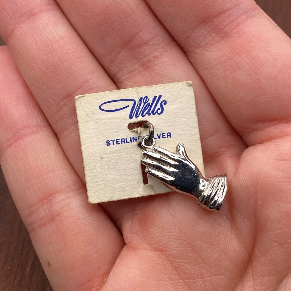 Vintage Wells 925 Sterling Silver Praying Hands Heavy Pendant Bracelet Charm
